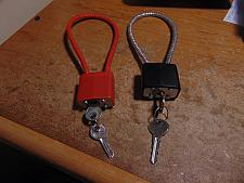 Buy lot of 2 bicycle locks-with keys!