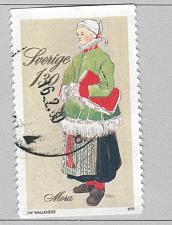 Buy Sweden Used Woman costume green (BP88413)