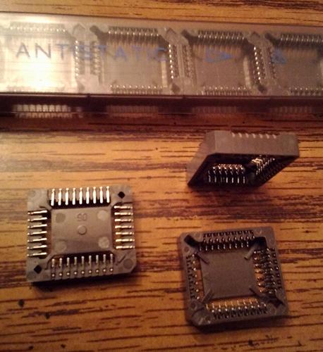 Lots of 28: AMP 822273-1 PLCC Socket 32 POS :: FREE Shipping