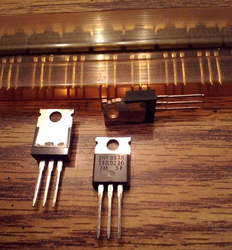 Lot of 18: International Rectifier IRF9520