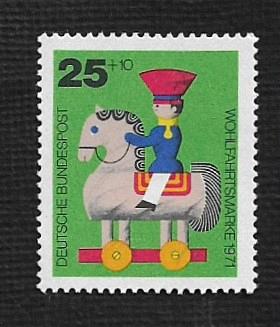 German MNH Scott #B477 Catalog Value $.25