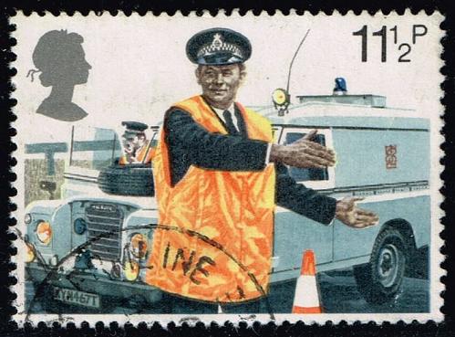 Great Britain #876 Constable Directing Traffic; Used (0.25) (4Stars) |GBR0876-03XVA