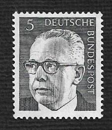 German MNH Scott #1028 Catalog Value $.30