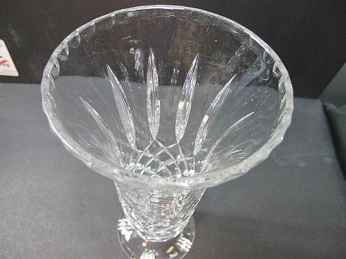Hand cut crystal vase 629