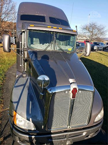 2009 Kenworth T660 Semi Tractor