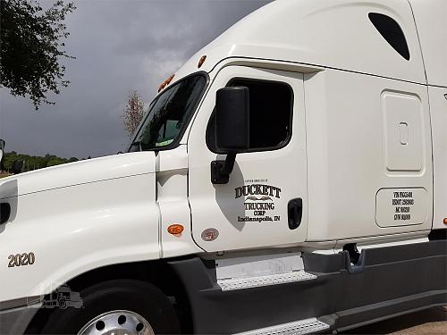 2015 Freightliner Cascadia 125 Semi Tractor