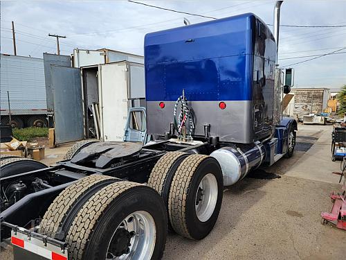  1999 Peterbilt 377 Semi Tractor