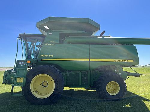 2009 John Deere 9870 PRWD Combine