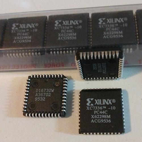 Lot of 24: Xilinx XC7336-10PC44C