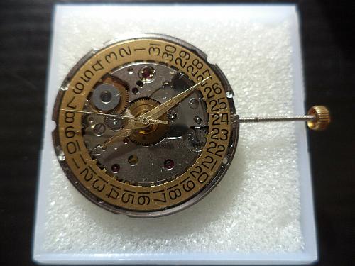 HACKING GENUINE 25J ETA 2824-2 MOVEMENT, UNBRANDED ROTOR, HANDS, STEM, CROWN.