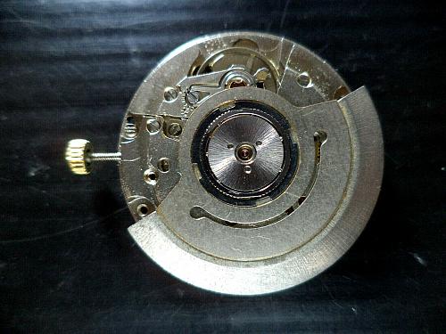 HACKING SWISS ETA 2892-2 UNBRANDED WITH DATE WHEEL, HANDS, STEM AND CROWN.