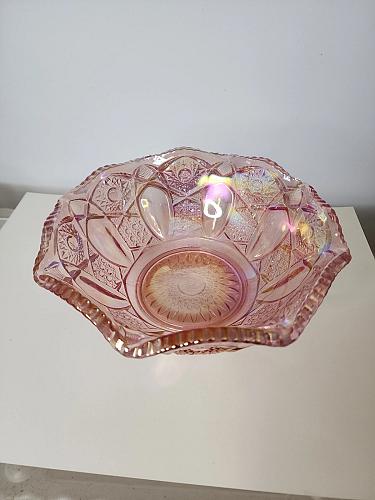 L E Smith Glass pink iridescent crimped bowl