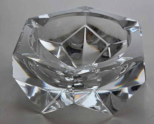 Cut glass star Heavy ashtray crystal good quality