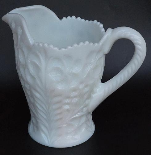 L.E Smith Glass carnival milk Glass Tiger lily pitcher