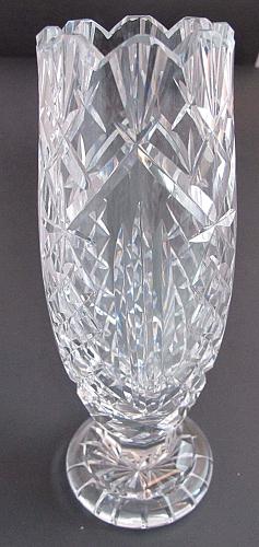 Waterford CUT GLASS signed vase footed old cut in Ireland vid 155