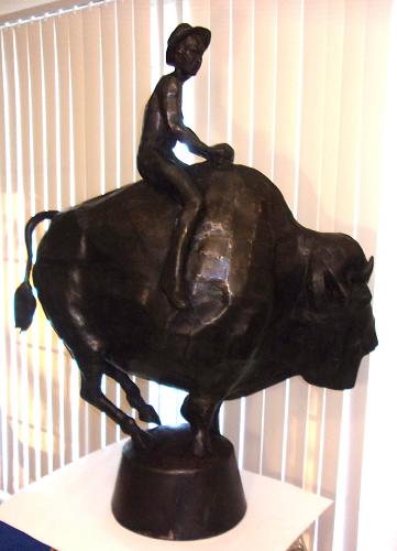 Mid Century Modern 1981 G.M. Buffalo Sculpture &ndash; Vintage