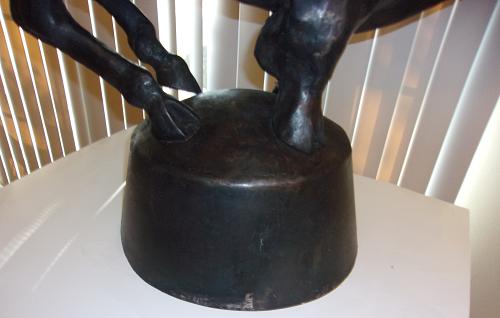 Mid Century Modern 1981 G.M. Buffalo Sculpture &ndash; Vintage