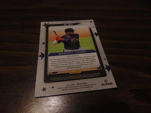 mt-2021 panini prizm baseball star gazing insert #sg12 marcell ozuna-braves-mlb