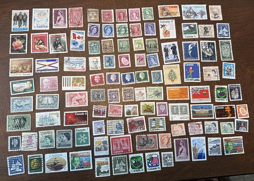 100 different used Canadian stamps Lot #1