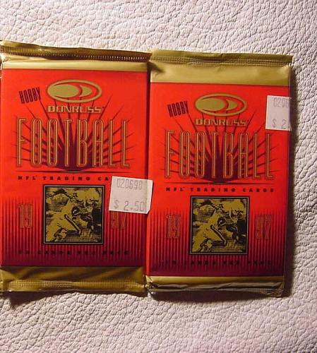 2 packs new sealed unopened 1997 DONRUSS football HOBBY NFL pack cards