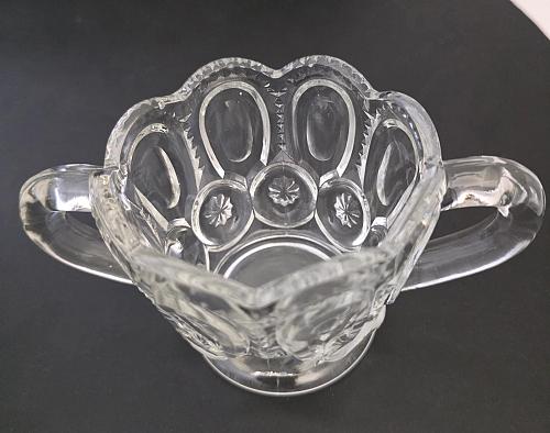 L E Smith moon and star clear Glass sugar and creamer