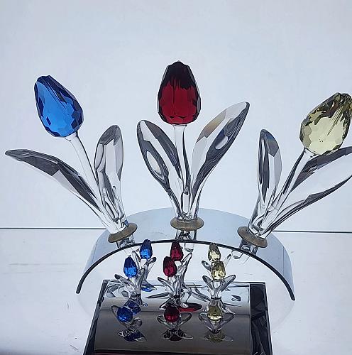 Swarovski crystal Tulip figurine DWH004