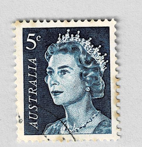 Australia QE 2 blue 5 Used (BP90917)