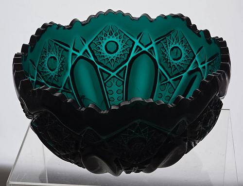 L.E Smith Glass dark green Quintec bowl