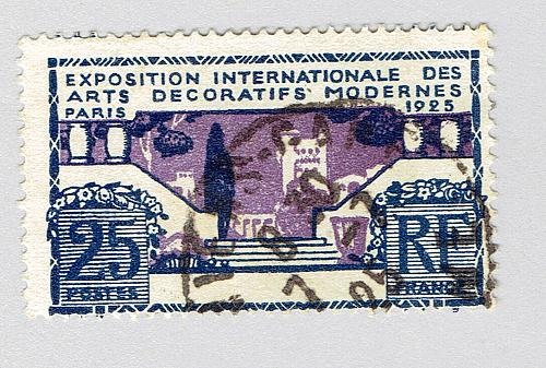 France 223 Terrace of Chateau Used (BP91805)