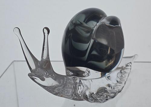 Art glass snail paperweight