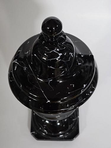L.E Smith Glass black marble urn vase with lid..
