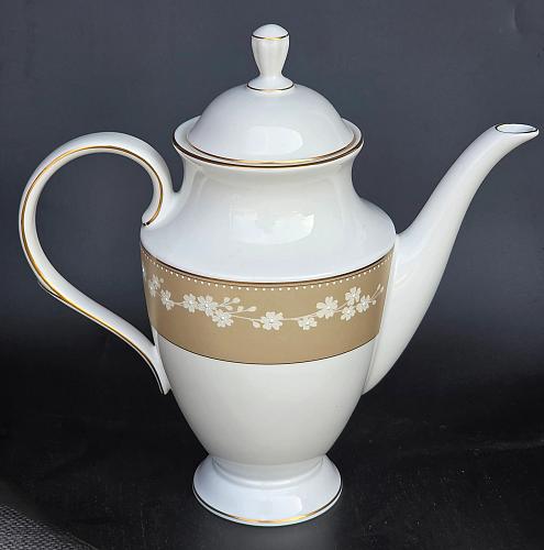 Signed lenox Bellina gold teapot
