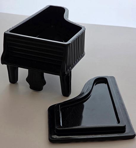 Black glass jewelry box