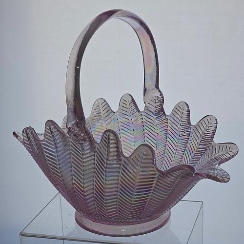 L.E Smith Glass scoloped edge pink iridescent basket