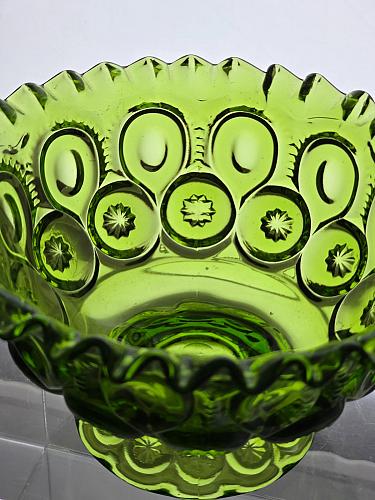 L.E SMITH Moon and star green Glass footed dish