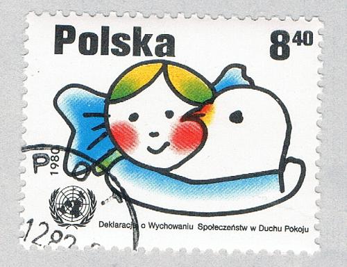 Poland 2423 Used Girl Embracing Dove 1980 (BP71221)