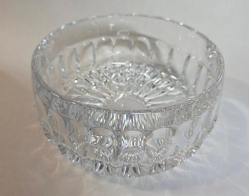Gorham 24% lead crystal bowl Pressed .