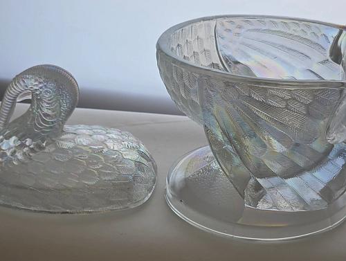 L.E Smith Glass iridescent turkey lid soup bowl
