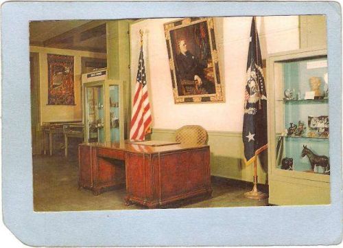 New York Hyde Park Franklin D Roosevelt Museum White House Desk ny_box4~2201