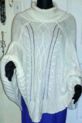 H&M Casual Knit White Classy Women Poncho Outwear 10% Wool 10% Mohair-One Size