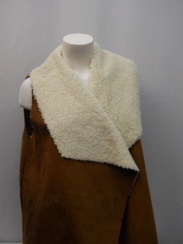 Absolutely Famous Women’s Vest Size XL Sherpa Faux Fur Front & Collar Sleeveless