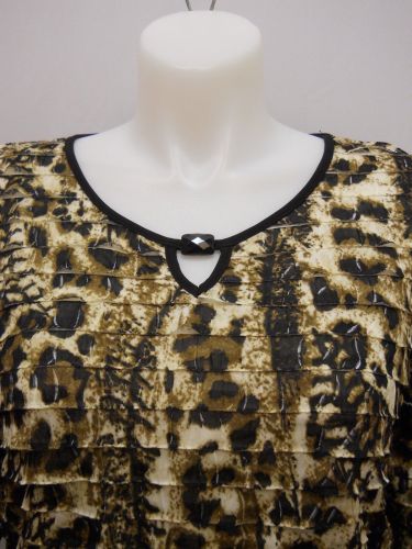 PLUS SIZE 1X Womens Tiered Knit Top ELEMENTZ Animal Print Quarter Sleeve Keyhole