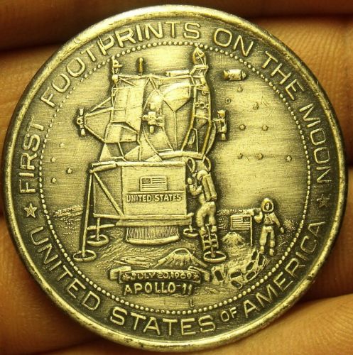 Large 39mm Apollo 11 Footprints On The Moon Medallion~Giant Leap For Mankind~F/S