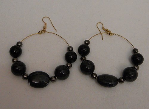 Womens Fashion Earrings Hoops Gold Tone Black Marbled Beads Hooks Unbranded