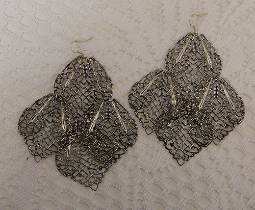 Women Earrings Drop Dangle Fashion Metal Brassy Gold Tones Hook SZ BIJOUX