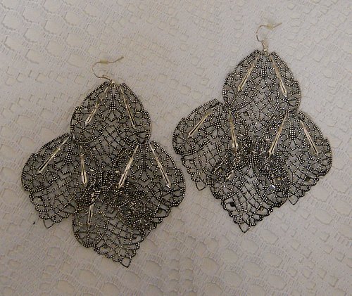 Women Earrings Drop Dangle Fashion Metal Brassy Gold Tones Hook SZ BIJOUX