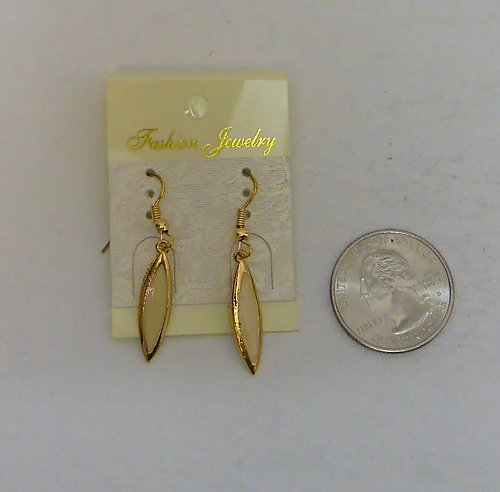 Women Fashion Drop Dangle Earrings Gold Tones Beige Center FASHION JEWELRY Hook