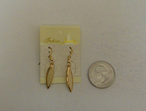 Women Fashion Drop Dangle Earrings Gold Tones Beige Center FASHION JEWELRY Hook