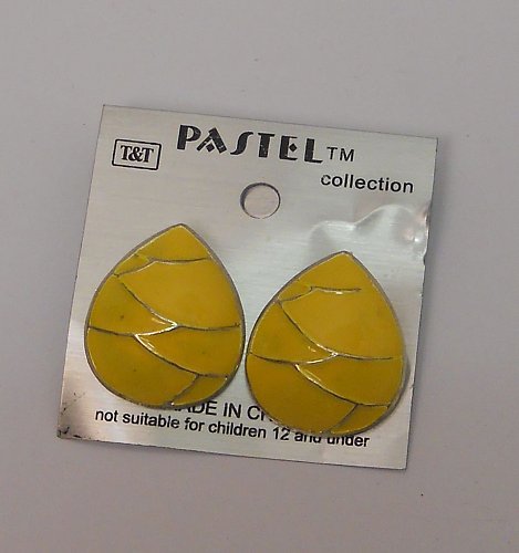 Women Earrings Fashion Stud Yellow Teardrops Gold Tones Push Backs Fasteners