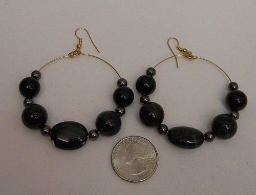 Womens Fashion Earrings Hoops Gold Tone Black Marbled Beads Hooks Unbranded